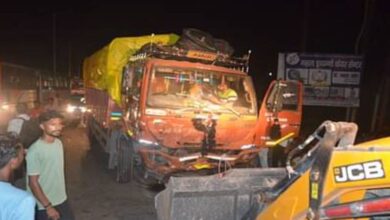 Bareilly Road Accident 3 youths died in collision between an uncontrolled DCM and Alto car!