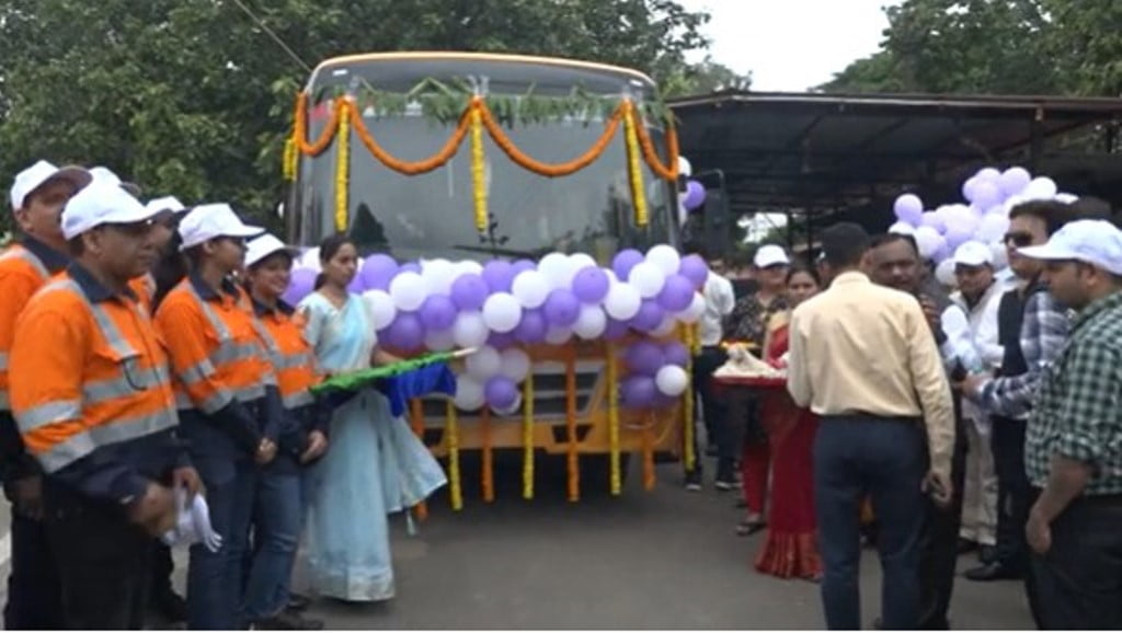 Chhattisgarh: Children of police families get bus facility to go to school